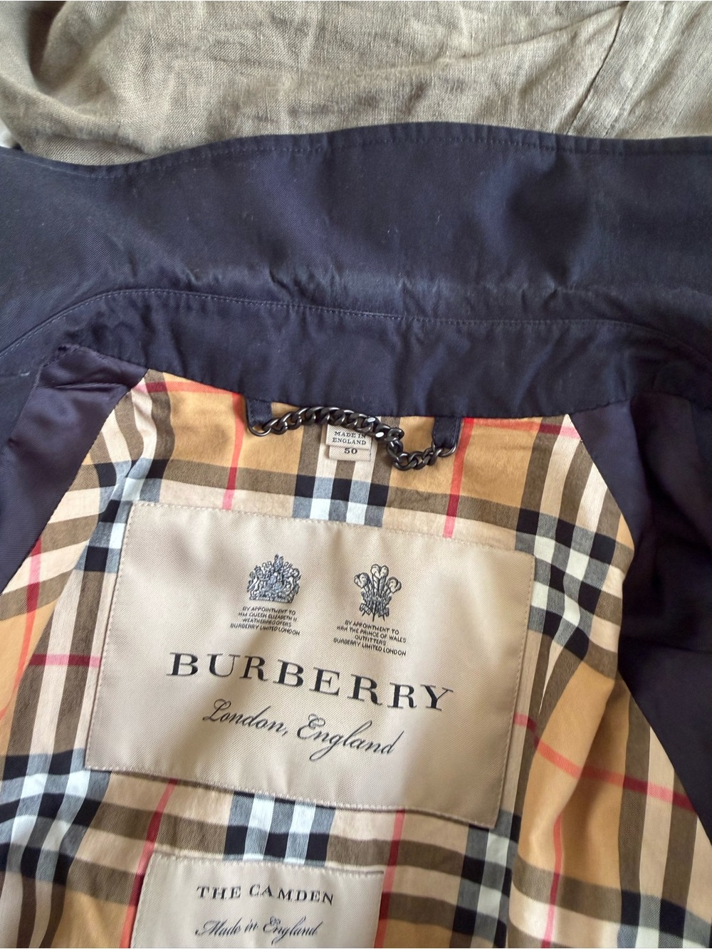 Burberry Navy Camden Trench Coat with Signature Check Lining size 50 - Picture 7 of 7